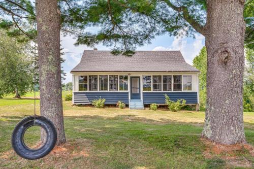 Beebe Plain House | < 1 Mi to Lake: Mtn-View Cabin w/Porch in Newport