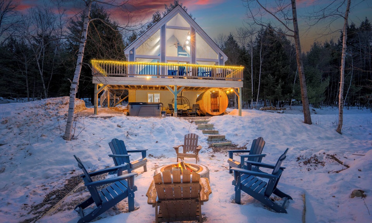 Bethel Cabin | 15minSundayRiver+Hot-tub+Sauna+Arcade