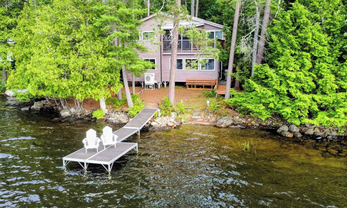 Mount Vernon House | 3-Bedroom House on Beautiful Flying Pond in Mt. Vernon, ME