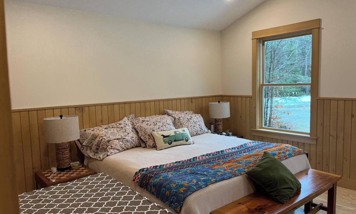 Rome House | 6/20-7/20/26 4-bedroom house 100 yards from the lake in a quiet community.