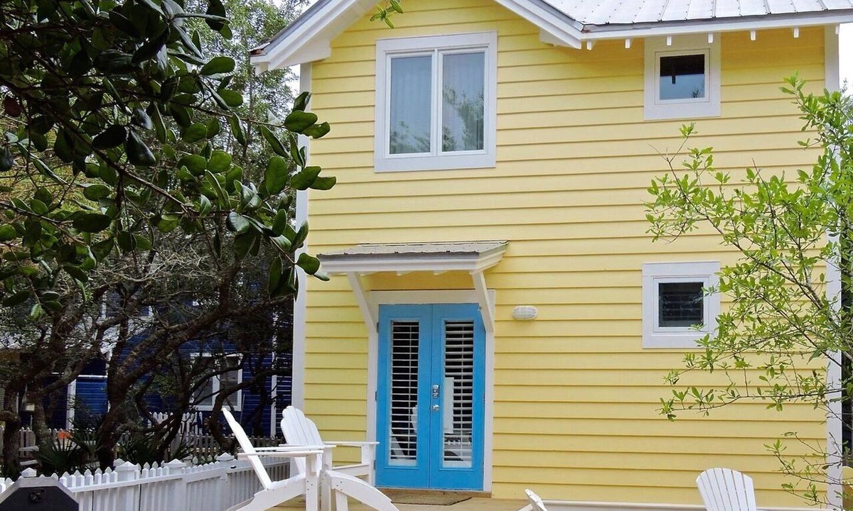 Seaside House | 7 Houses To Beach In Seaside, FL! Lovely Guest Cottage + 2 Adult Bikes!