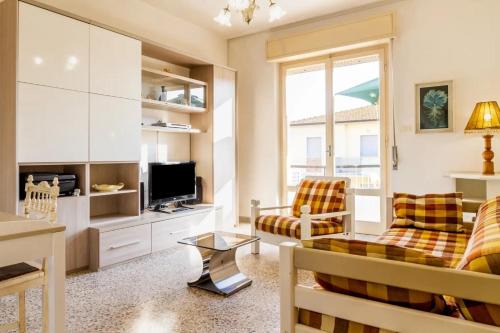 Marina di Grosseto Apartment | Ampio Appartamento con Terrazzo e 2 Camere a Marina di Grosseto