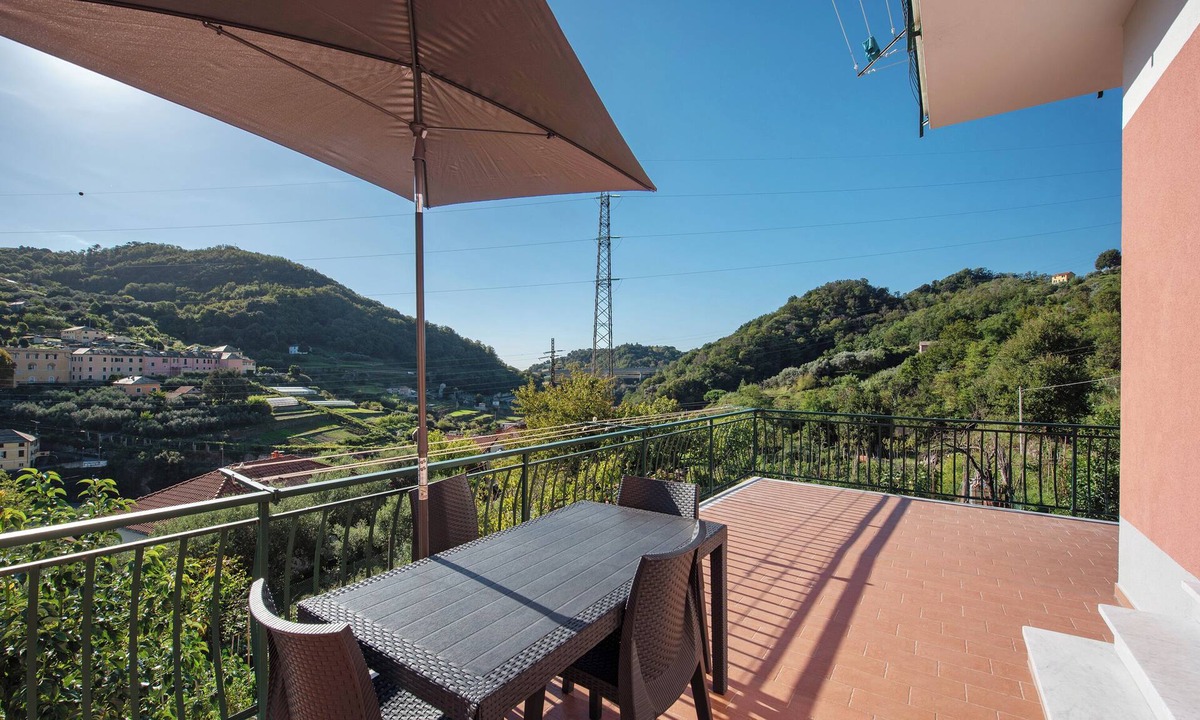 Voltri Apartment | Apartment 'Cà Teodoi' with Sea View, Wi-Fi and Air Conditioning