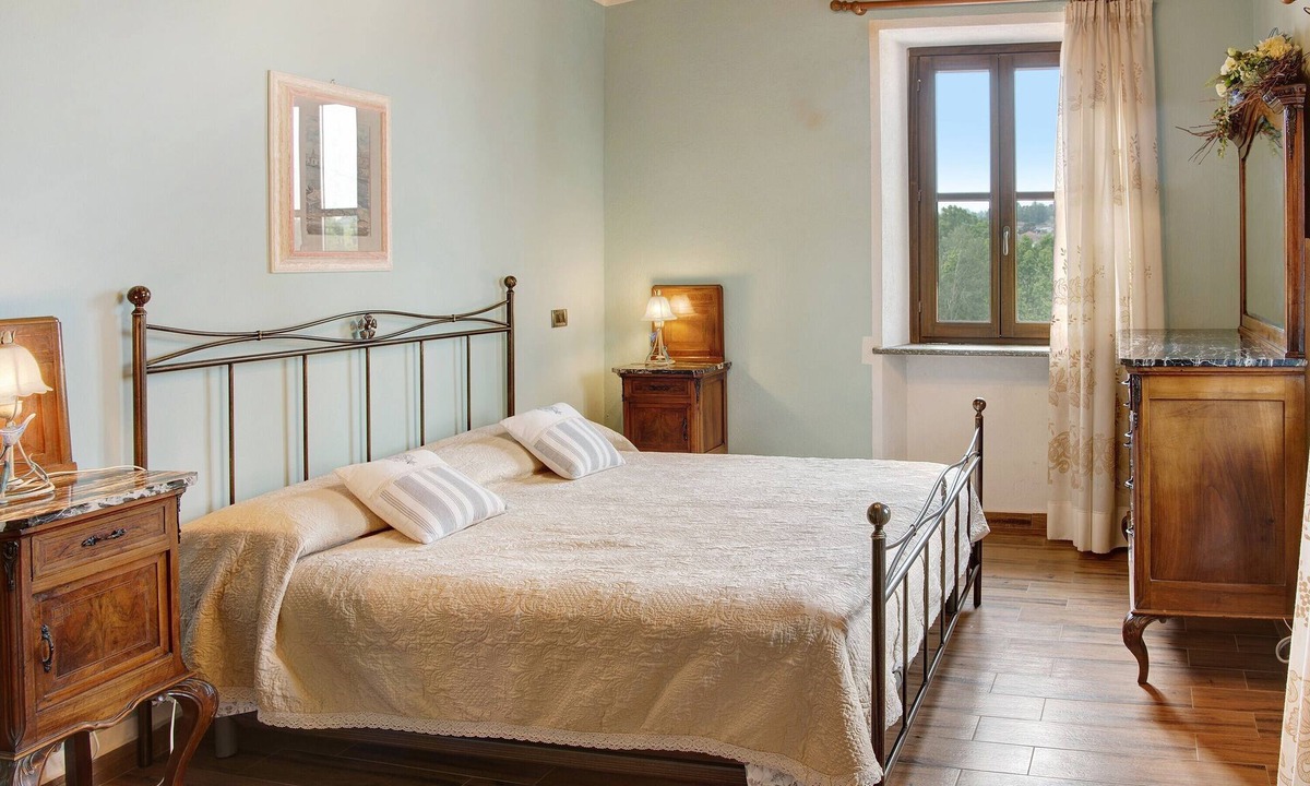 Costigliole d'Asti Apartment | Apartment 'La Rocca di Efisio - Dolcetto' with private terrace, Wi-Fi and air conditioning