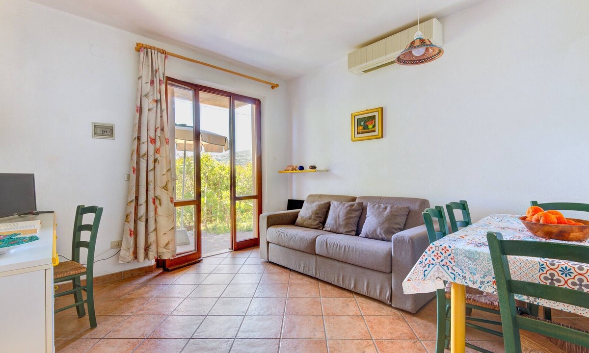 Bonalaccia-Filetto Apartment | Apartment 'Trilocale Bonalaccia 1' with Shared Pool and Wi-Fi