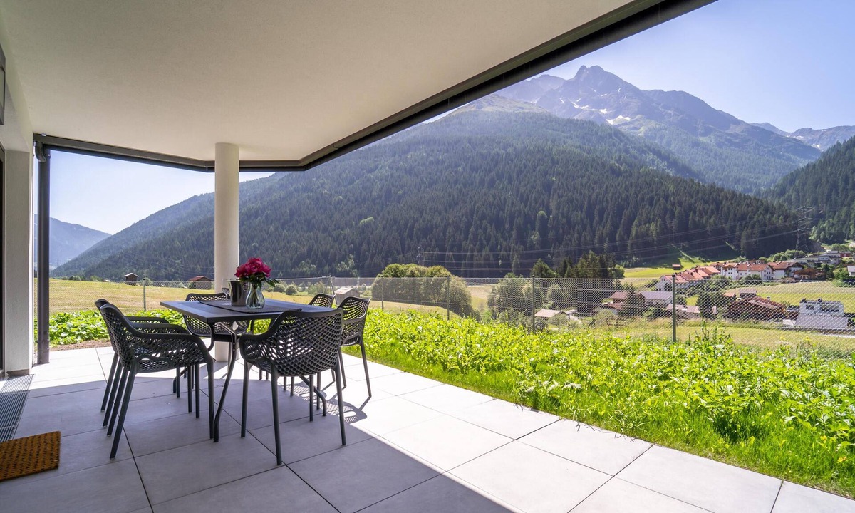 Pettneu am Arlberg Apartment | Appartment with terrace near St. Anton am Arlberg