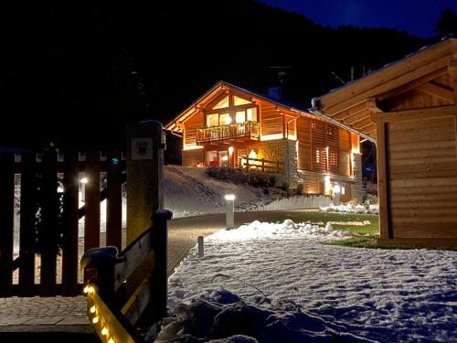 Strembo Bed & Breakfast | B & B Chalet Plan