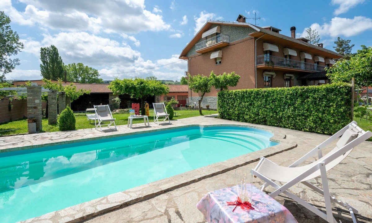 Castagnole delle Lanze Apartment | Beautiful apartment for 4 people with pool, WIFI, A/C, TV and patio