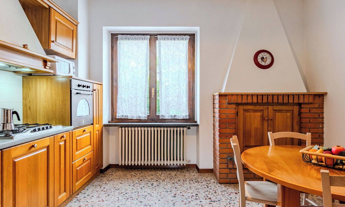 Trezzone Apartment | Beautiful apartment for 6 people with WIFI, TV and terrace