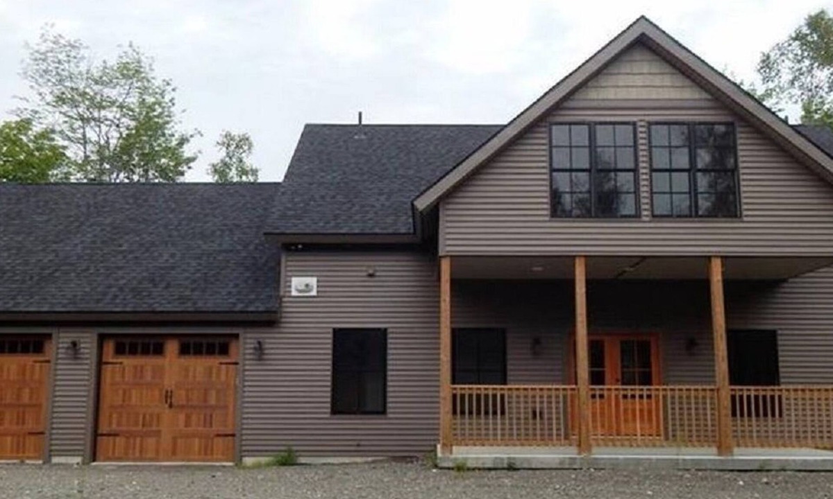 Brownville House | Beautiful Lakefront Home on Ebeemee Lake 1 hr from Bangor and Baxter State Park.