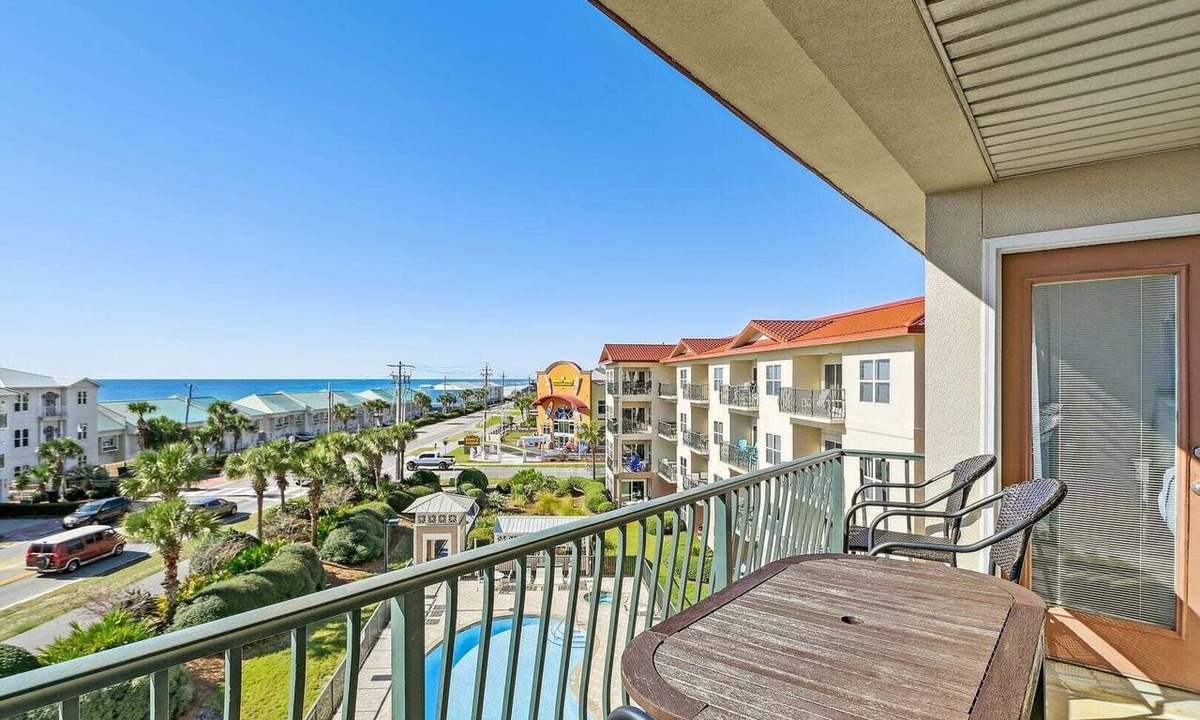 Frangista Beach Condo | 🌊Beautiful Peek of the Gulf~Pools~Walk2Beach~On the Beach🌊