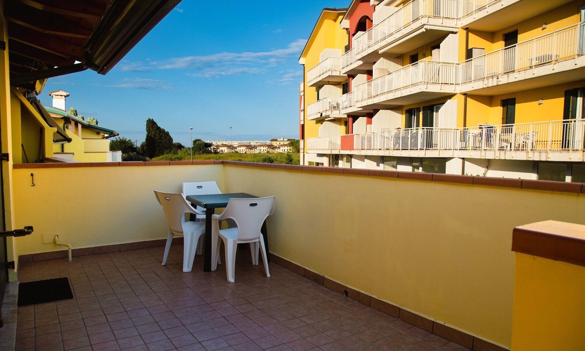 Eraclea Mare Apartment | Bright apartment with two lovely terraces