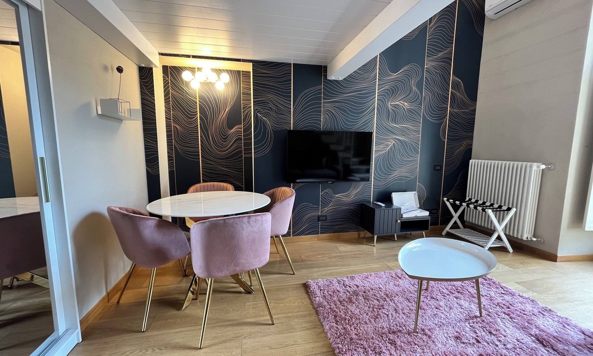 Turin Apartment | Chic Turin house in the historic center