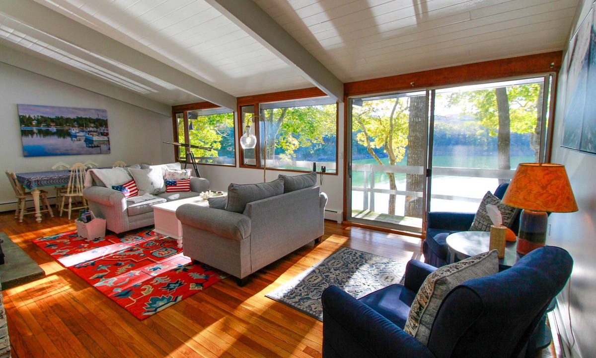 Damariscotta House | Coffee on your deck with a serene sunrise as you watch eagles soar