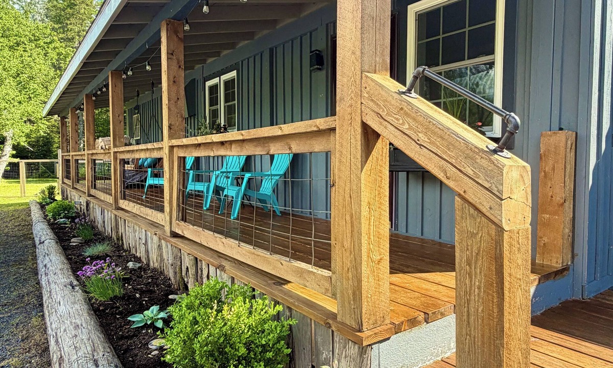 Fort Kent Mills House | Comfort Elevated Hot Tub King Suite Direct Trail Access In Town WiFi