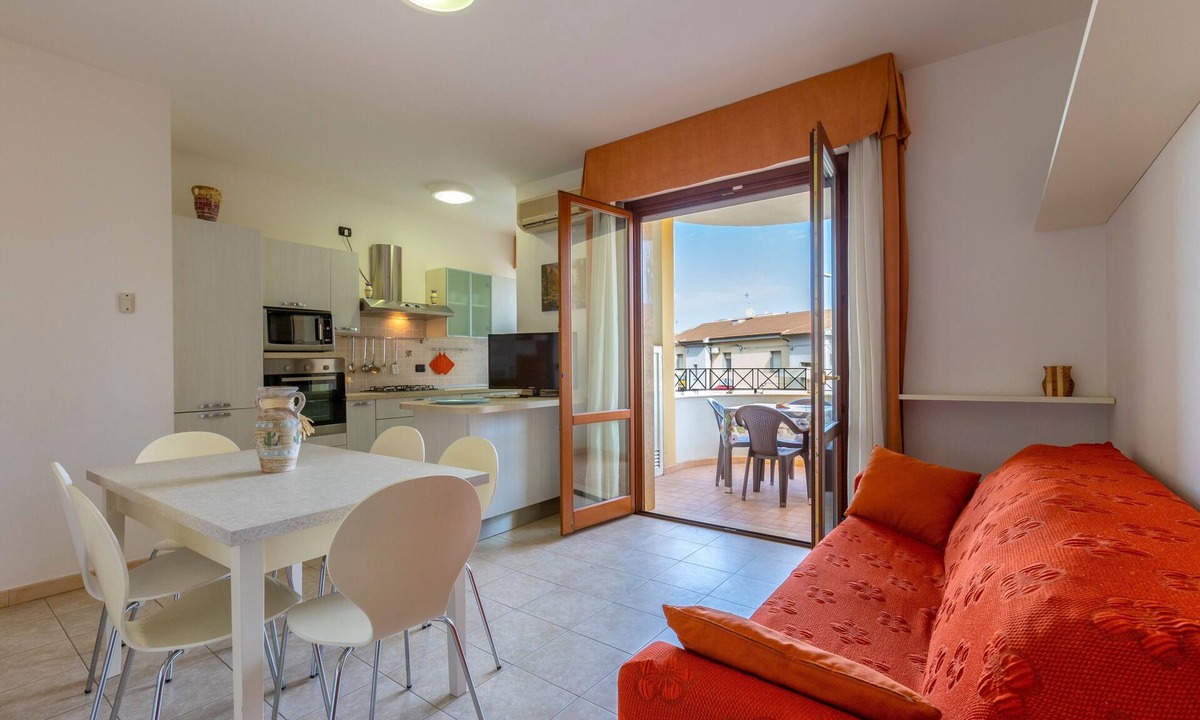 Lido Apartment | Comfortable Apartment “Corallo” close to the Beach with A/C & Terrace