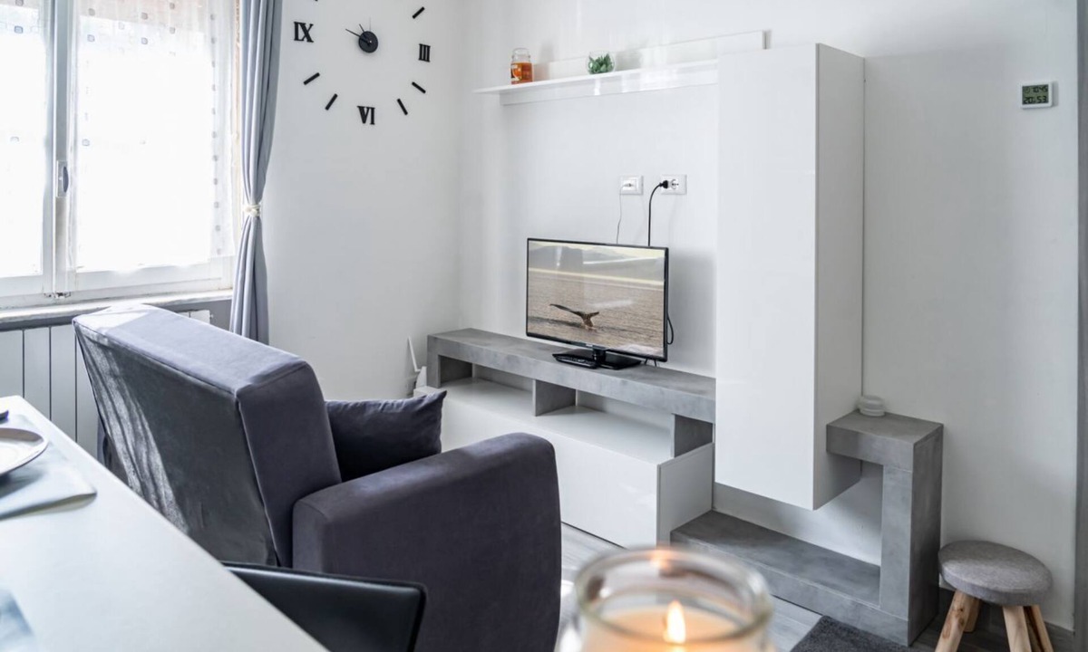 Quartiere Pista Apartment | Comfortable mini-apartment of about 35 m2, located on the mezzanine floor of a building WITHOUT a lift. The accommodation is located in the Pista district, a very quiet residential area, served by all the main services: bar, pharmacy, restaurant and supe