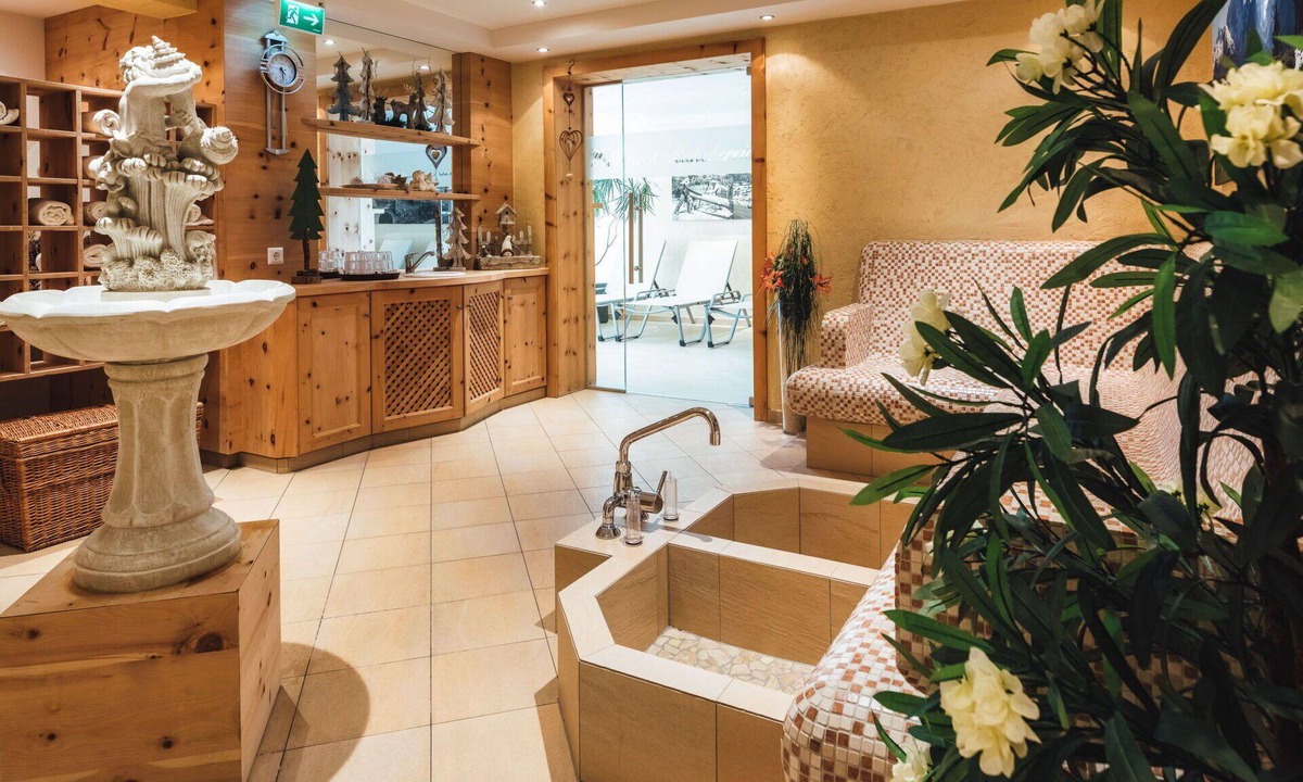 Ladis Apartment | Cosy apartment for 6 guests with WIFI, TV and terrace
