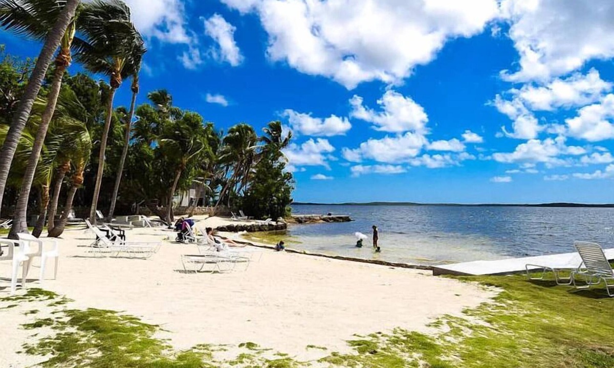 Anglers Park House | Cosy House in Key Largo with a Private Boat Ramp and Beach access