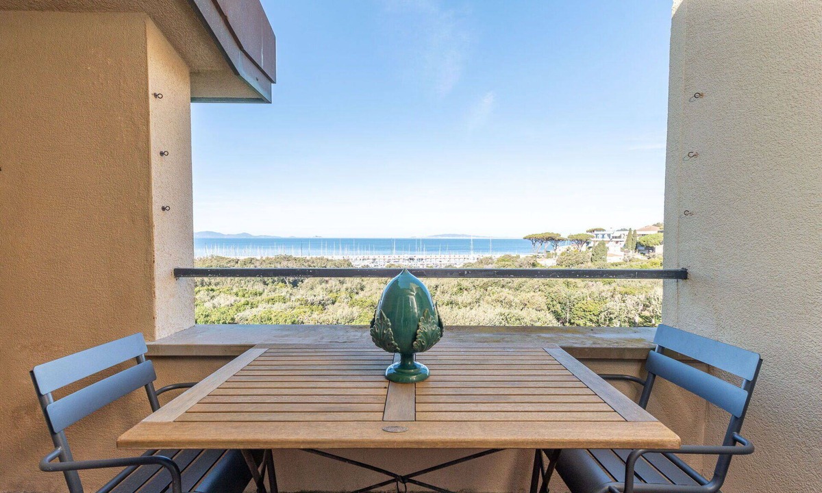Punta Ala Apartment | Cosy apartment for 4 guests with WIFI, A/C, TV, terrace and pets allowed
