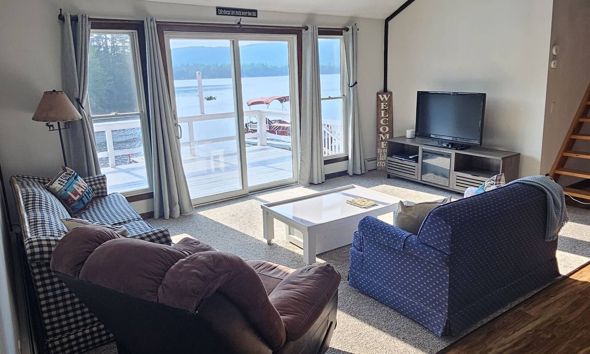 Errol House | Cozy Lake Front home for Boating, fishing, winter sports, and gorgeous views,