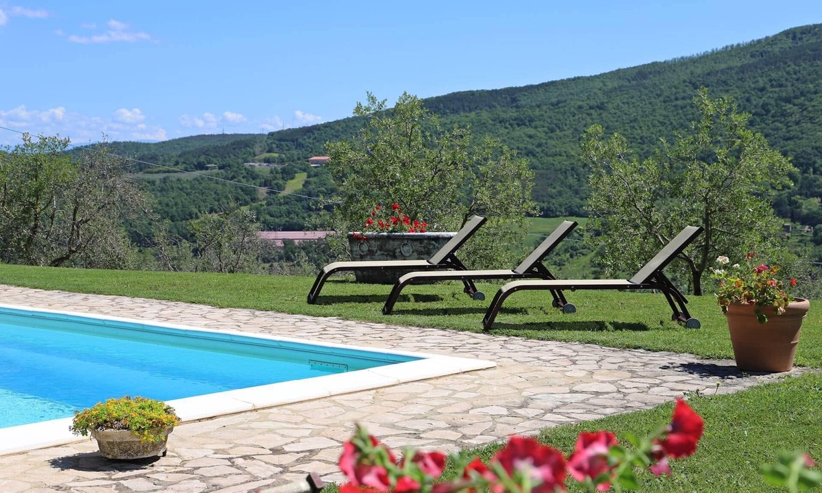 Radicondoli House | Cozy Tuscany farmhouse private pool up to 12 pax