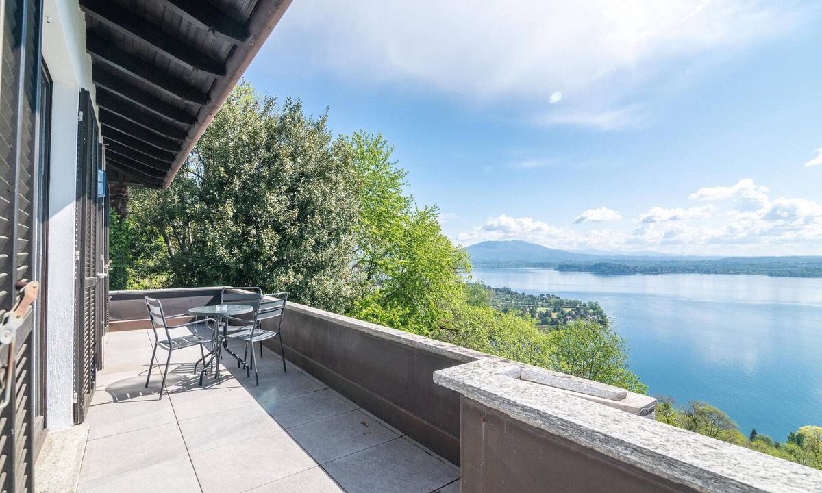 Massino Visconti House | Despite having only a thousand inhabitants, the small Massino Visconti, situated on the gentle heights of the Vergante, is a well-known and famous village. It is located directly opposite Ranco on the lake above Lesa. The view is simply enviable.