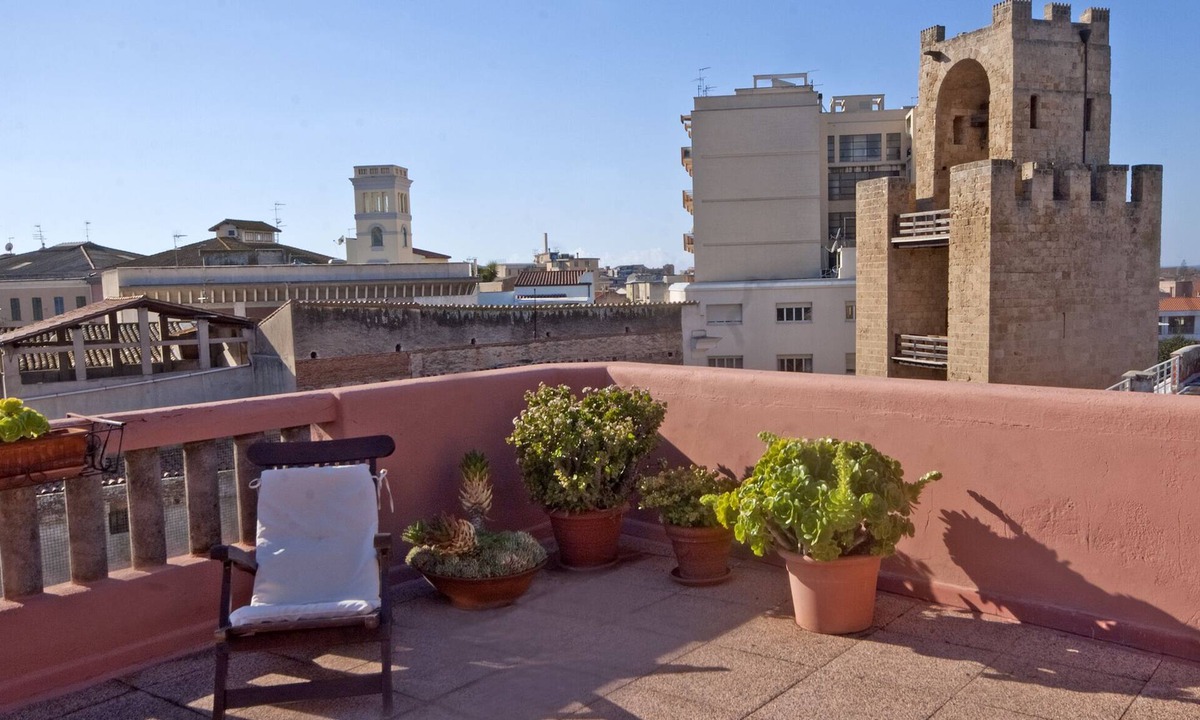 Oristano Historic Centre Apartment | Downtown penthouse with tower view - Cozy penthouse facing to the tower