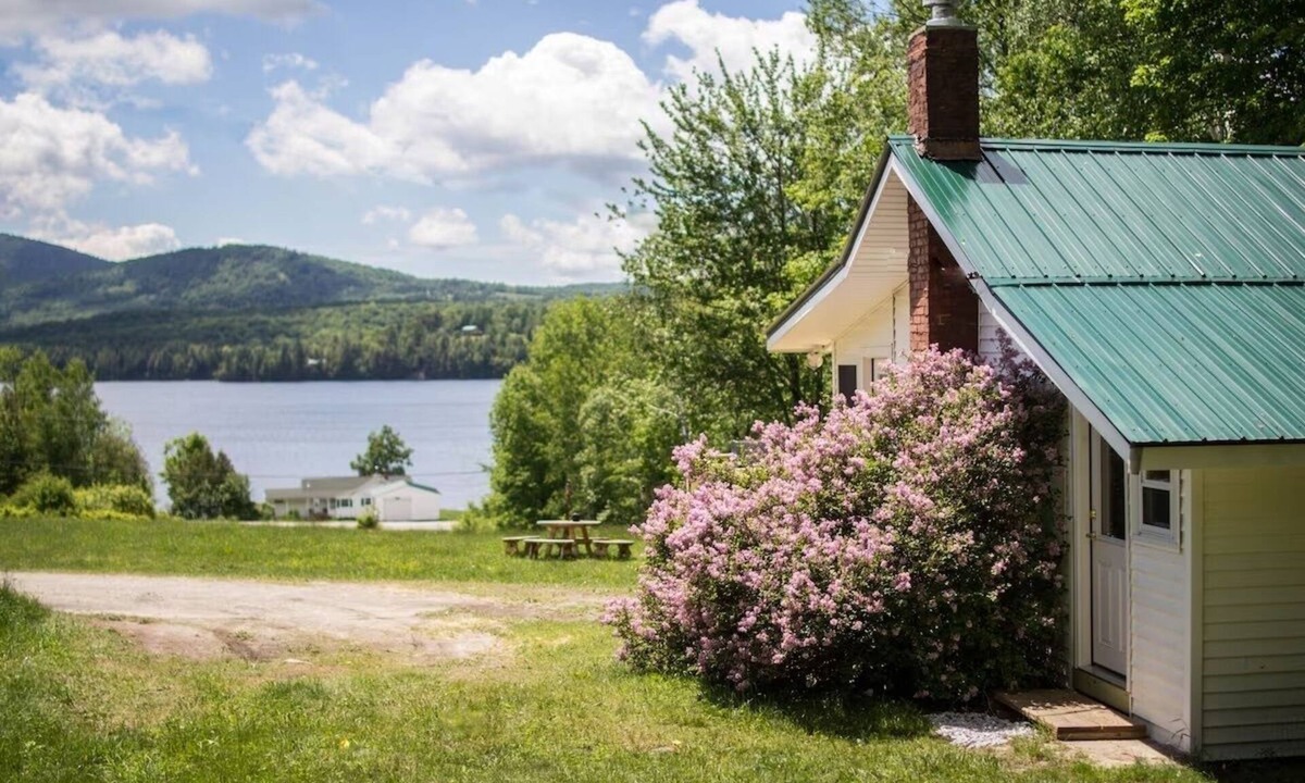 Westmore Cottage | Edgeview Cottage - Willoughby Lake View and Private Beach Access