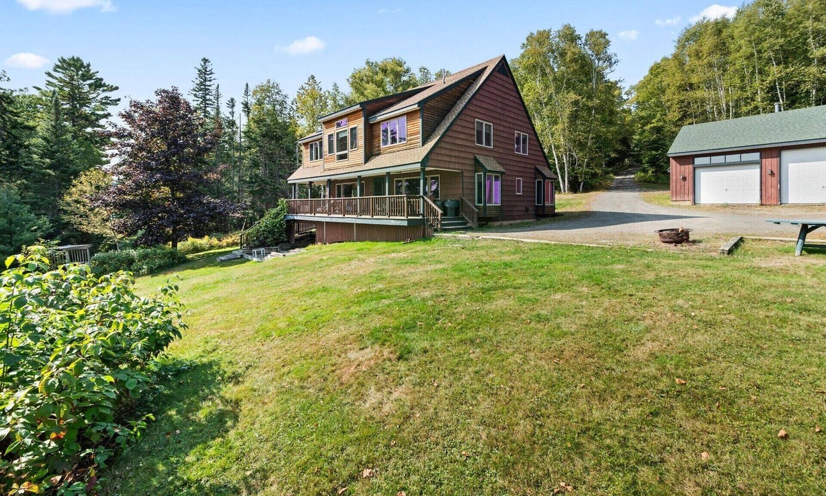 Rangeley House | 🐾Erickson - Spacious and private dog friendly home located on Rangeley Lake