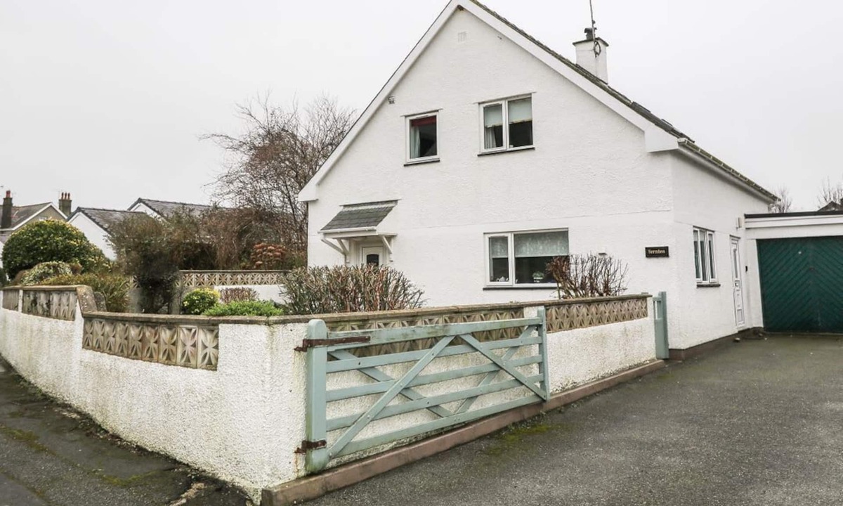 Edern House | Fernlea, Morfa Nefyn