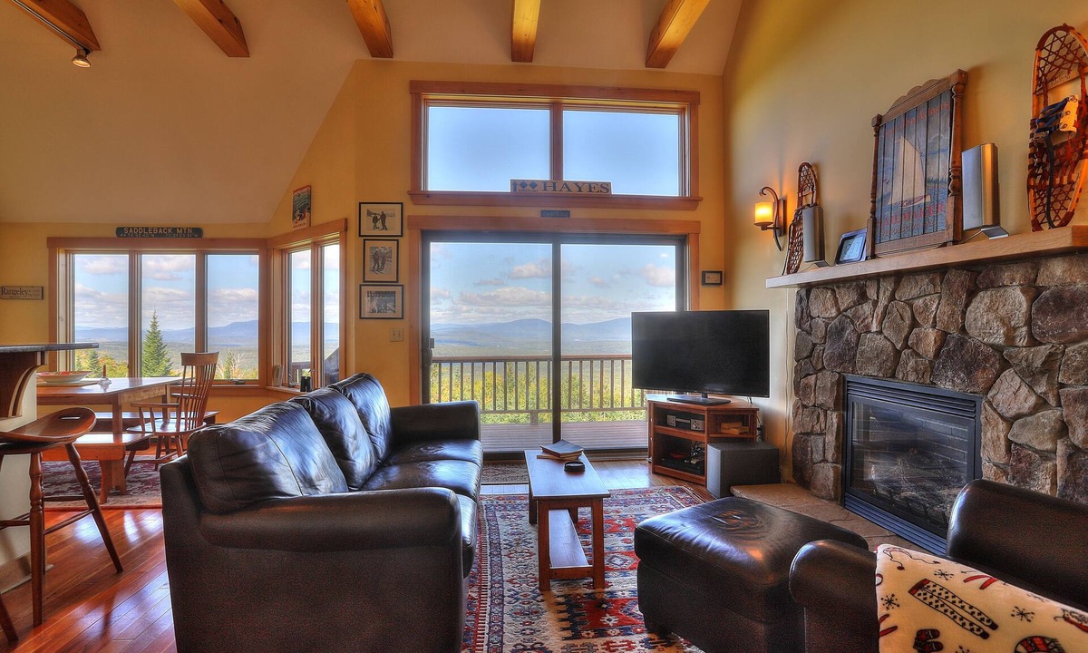 Rangeley Condo | Gray Fox 17 - Wonderful 3 bedroom ski in/ski out condo at Saddleback!