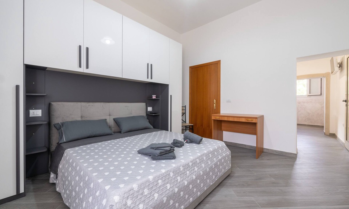 Assemini House | Holiday Home "Casa Claudia" with Private Terrace & Wi-Fi