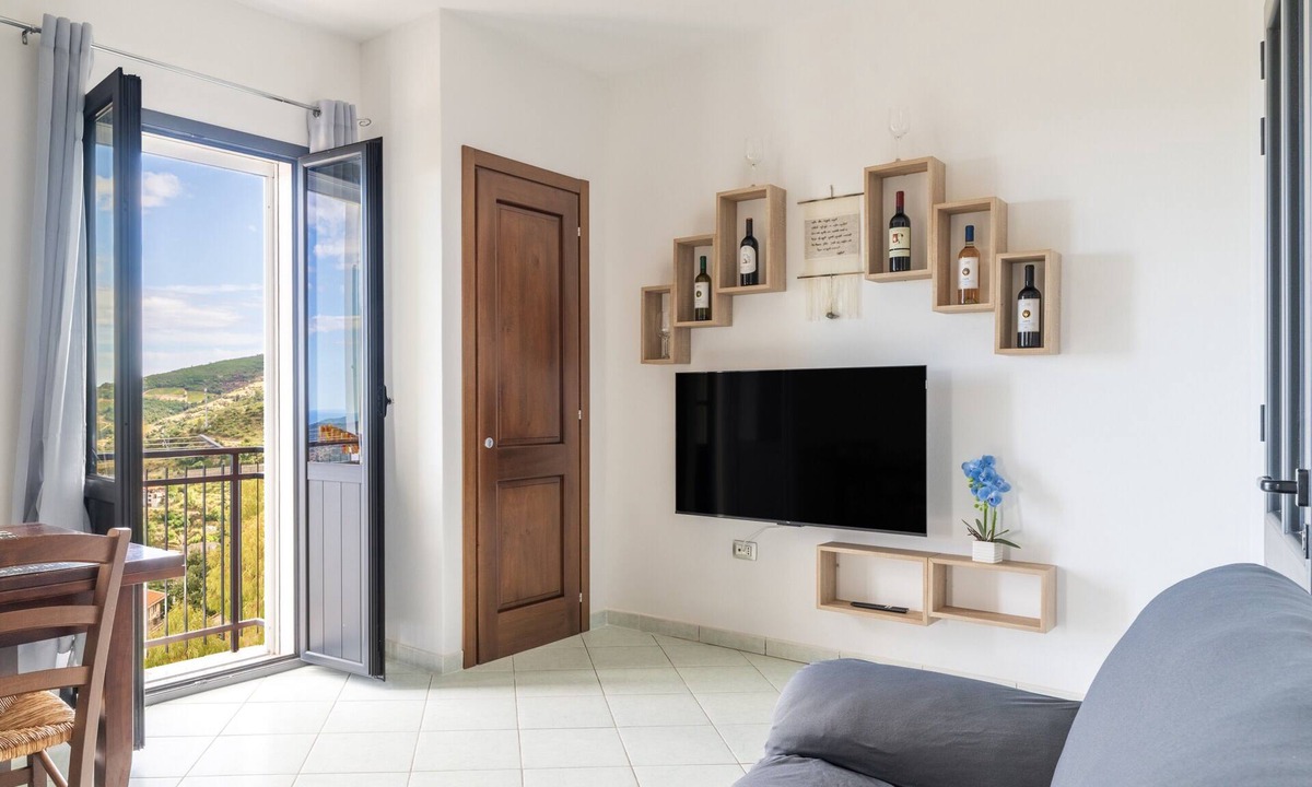 Jerzu House | Holiday Home 'Cuccureddu 1' with Sea View, Wi-Fi and Air Conditioning
