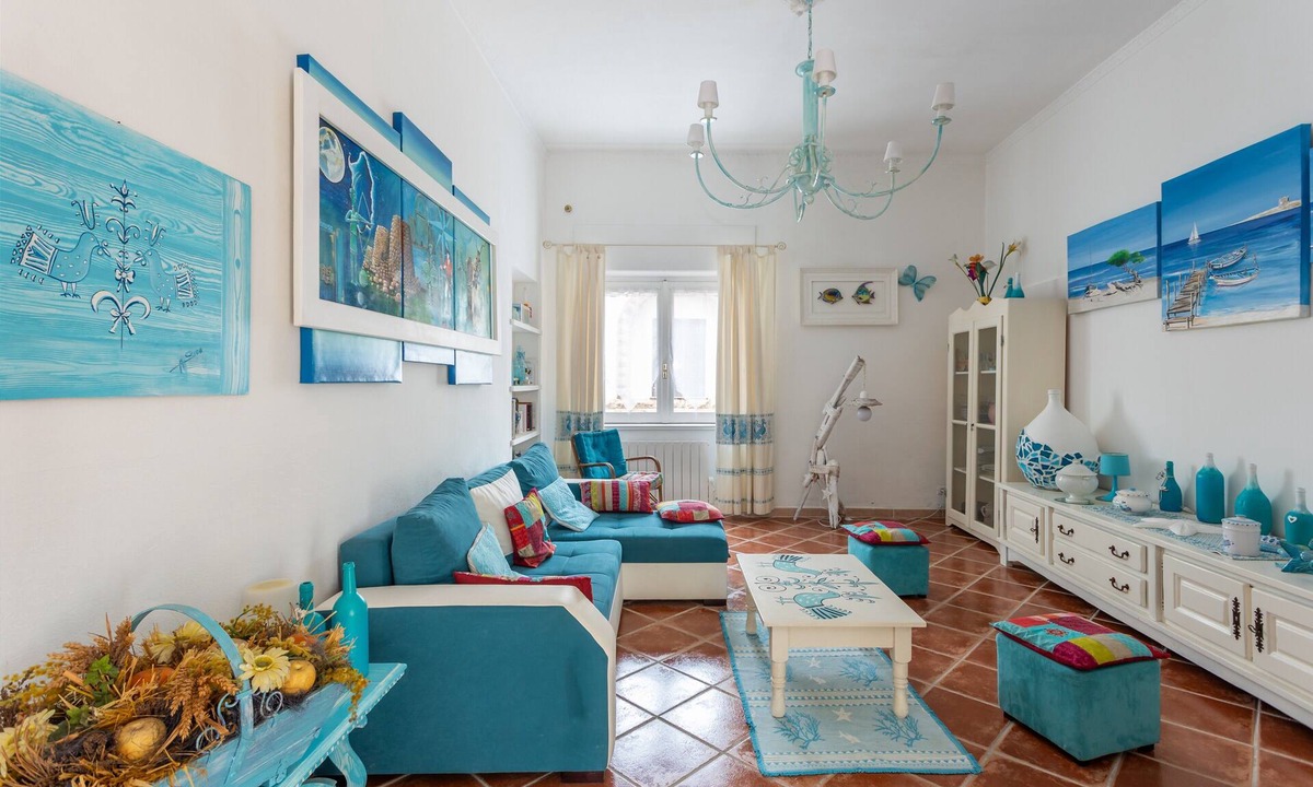 Tresnuraghes House | Holiday Home 'L'incanto Blu' with Private Terrace, Wi-Fi and Air Conditioning