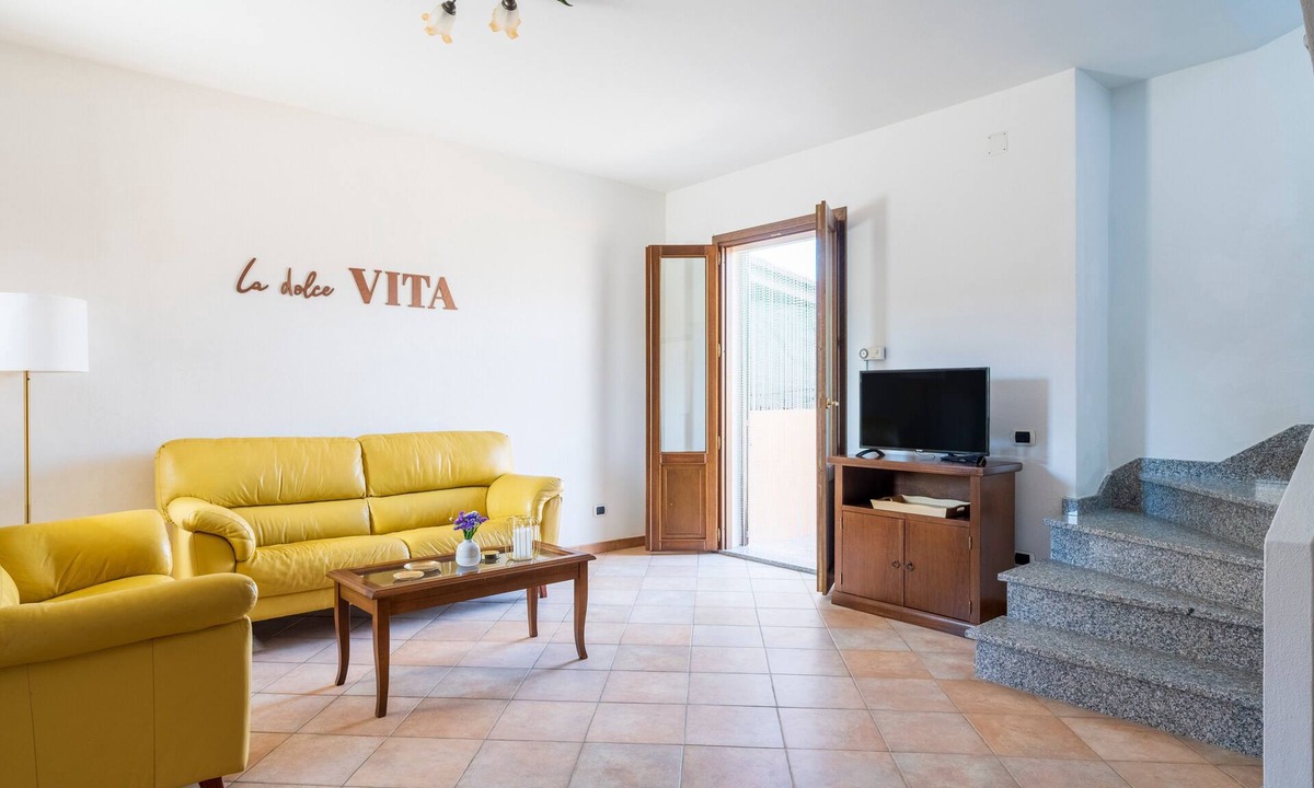 Bari Sardo House | Holiday Home 'La Dolce Vita Bari Sardo' with Private Terrace and Balcony