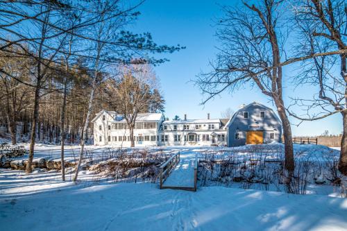 Buckfield House | Huge Farmhouse Estate on South Pond with Extreme Privacy: Host Weddings