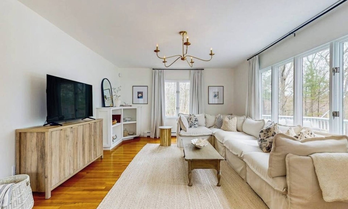 Cape Neddick House | Inviting Home Near the Ocean with a Deck, and Outdoor Fire Pit