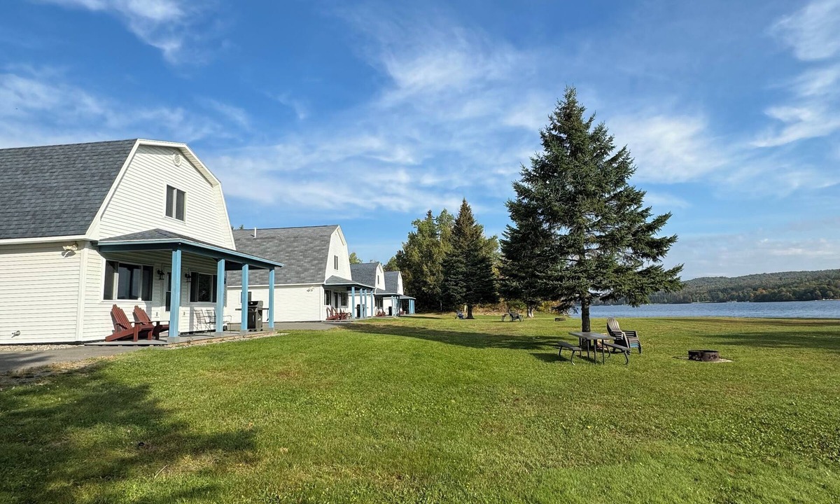 Eagle Lake Cabin | Lakefront Retreat Cabin 2: Sleeps 10 Pet-Friendly BBQ Kayaks Firepit