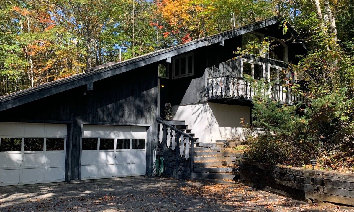Jackson Ski Chalet | Large Glen chalet by Storyland in the White Mountains, clubhouse, pool and golf