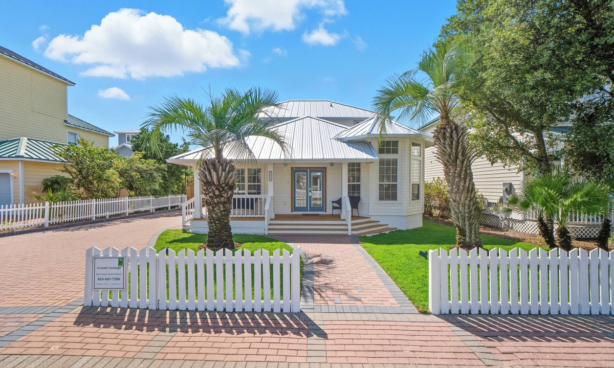 Crystal Shores House | LAST MINUTE SALE | Free WiFi | Pet-Friendly | Walk to beach | Sleeps 8