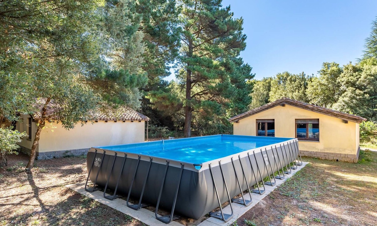 Ales House | Look forward to a relaxing vacation in this beautiful vacation home in a quiet location.