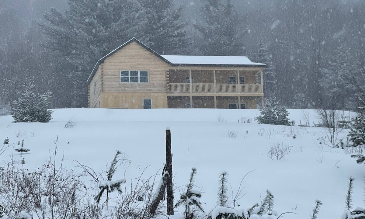 Brighton Cabin | Lovely 4 bedroom Log cabin in Island Pond Vermont Snow Mobile Capitol of NEK