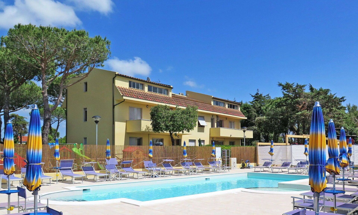 Cecina Apartment | Lovely apartment for 6 guests with WIFI, pool, A/C, TV, patio and pets allowed