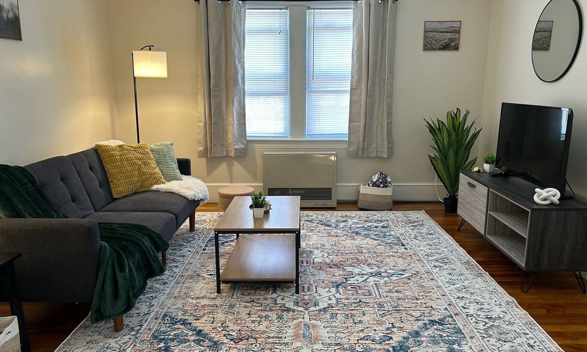 Brunswick Apartment | Lovely apartment in Brunswick, 2 mins to Bowdoin & Amtrak