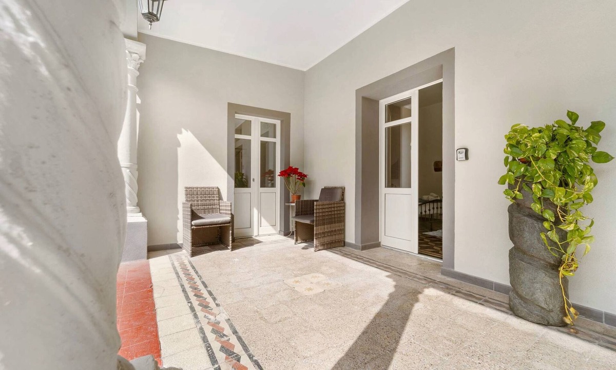 Assemini House | Luxar Suites & Apartments