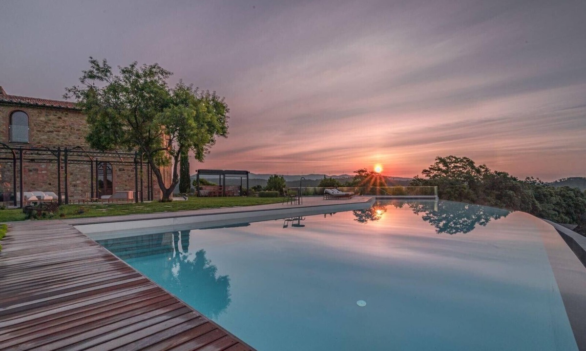 Riparbella Villa | Luxurious Designer Villa with Infinity Pool, Private Vineyard and Woodland