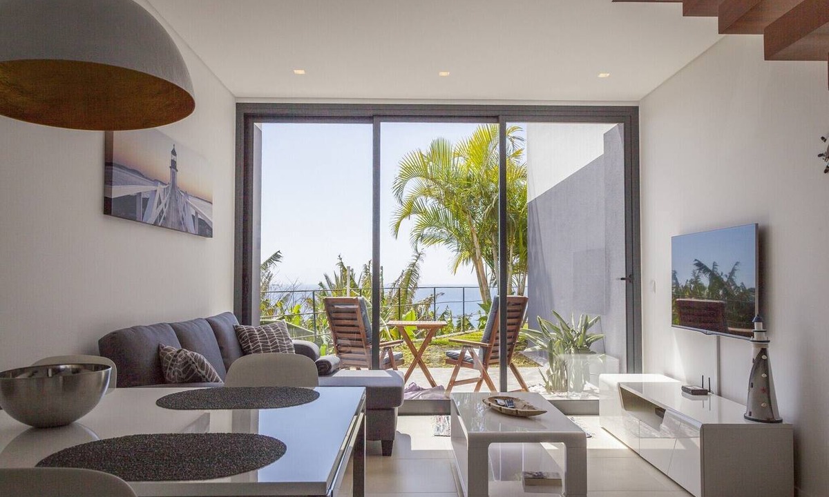 Arco da Calheta House | Luxury-House-Ensuite with Shower-Sea view-Casa Estrelicia