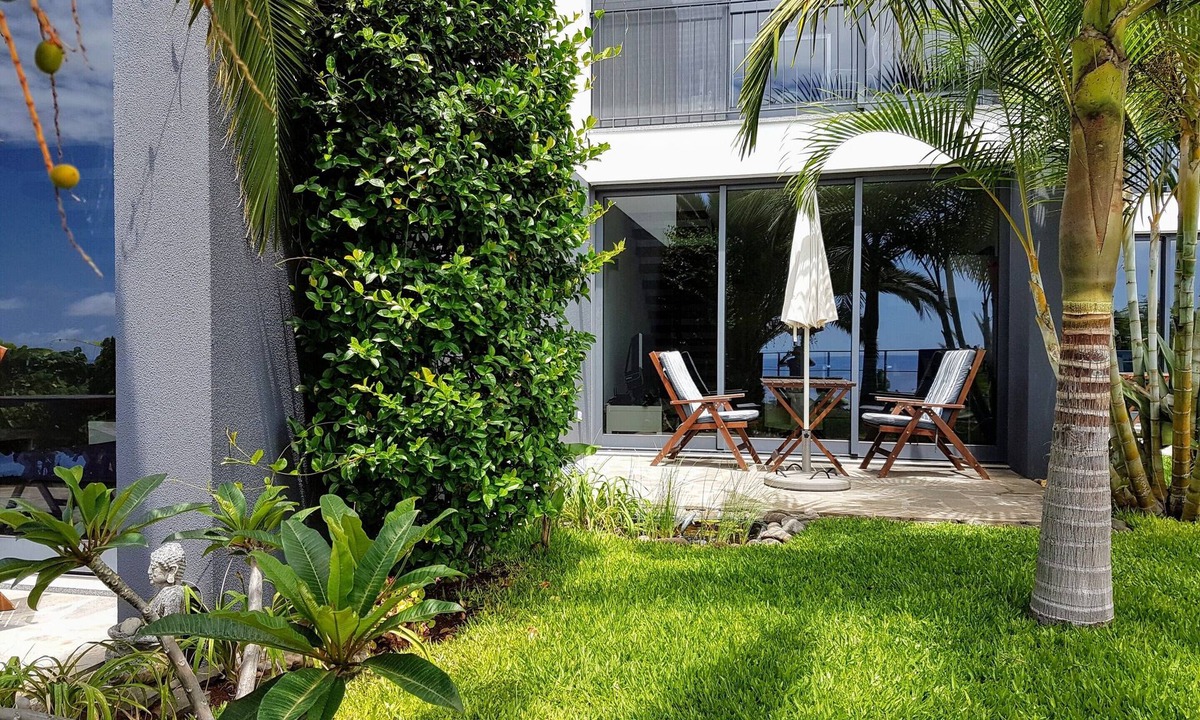 Arco da Calheta House | Luxury-House-Sea view-Ensuite with Shower-Casa Nenufar