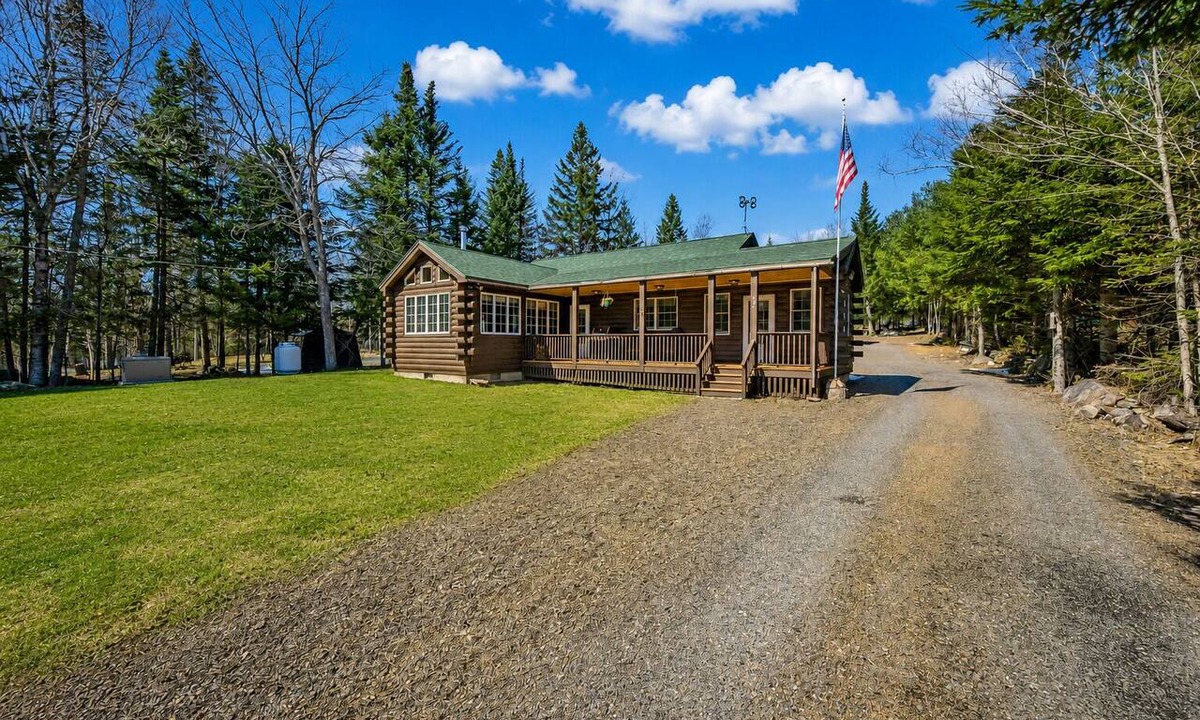 Oquossoc House | Mansfield Camp | Shared Waterfront Access on Rangeley Lake